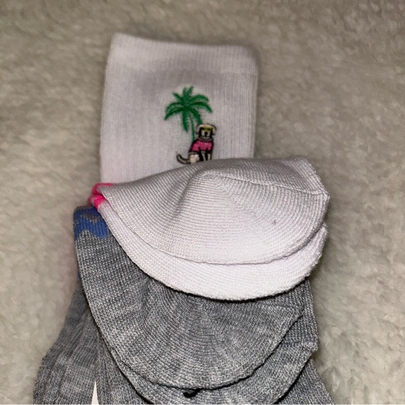 Victoria's Secret PINK Pack of 2 Crew Socks Palm Tree Dogs NWT - Picture 3 of 3